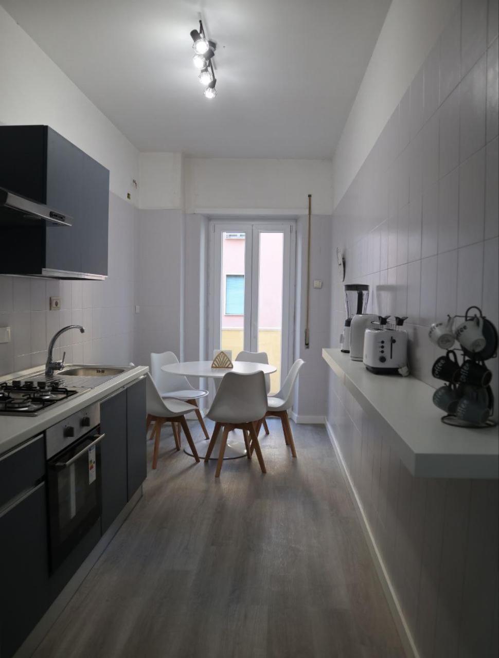 Sara'S Home - Modern Apartment Near Metro, Perfect For Families And Groups In Rome Luaran gambar