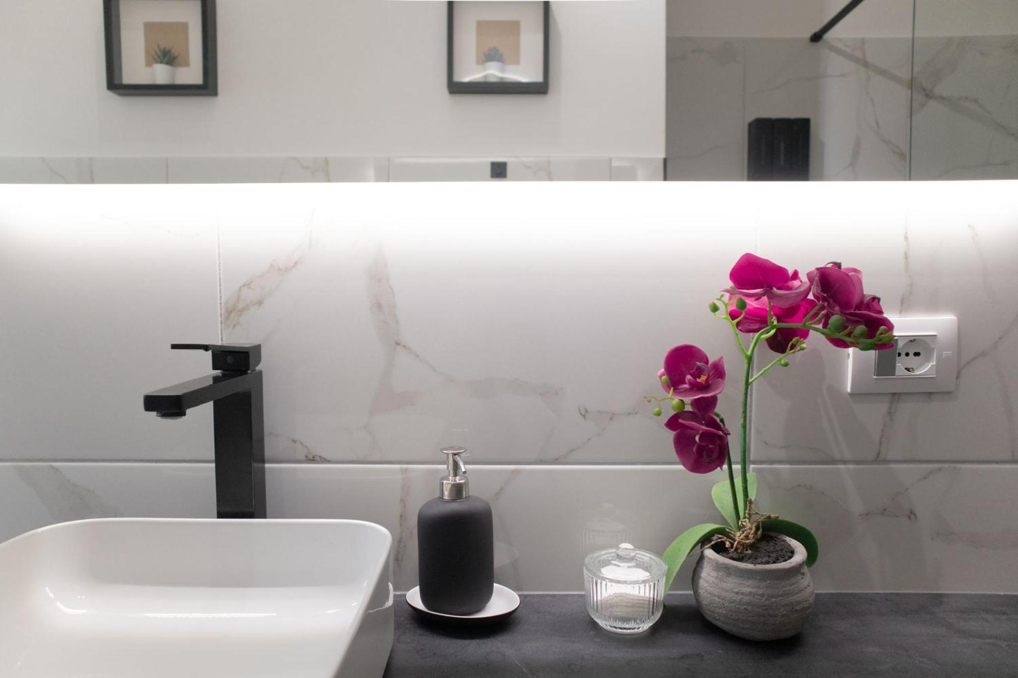 Sara'S Home - Modern Apartment Near Metro, Perfect For Families And Groups In Rome Luaran gambar